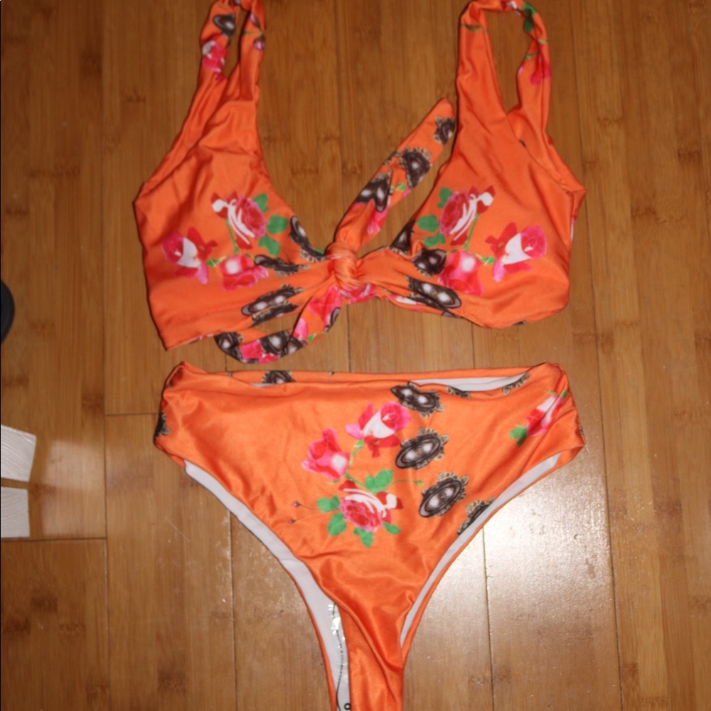 Bathing suit set